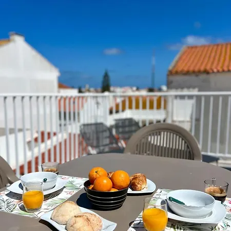 Rooftop In The Heart Of Апартаменты Пениши